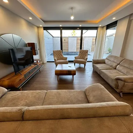 Villa Kundu Park Villas *
